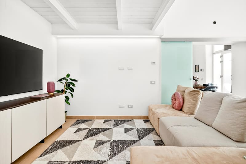 Loft di design in centro – 2 camere, 2 bagni – completamente ristrutturato — Foto 3